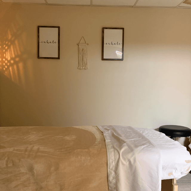 60 Min The Calm Within at A Moment for U Massage in Seymour, IN